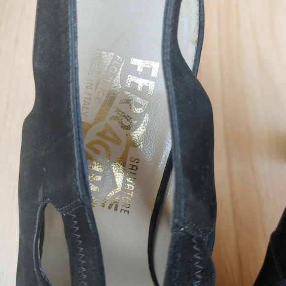 Salvatore Ferragamo Women Black Suede Heels Size 7 AA - Picture 3 of 9